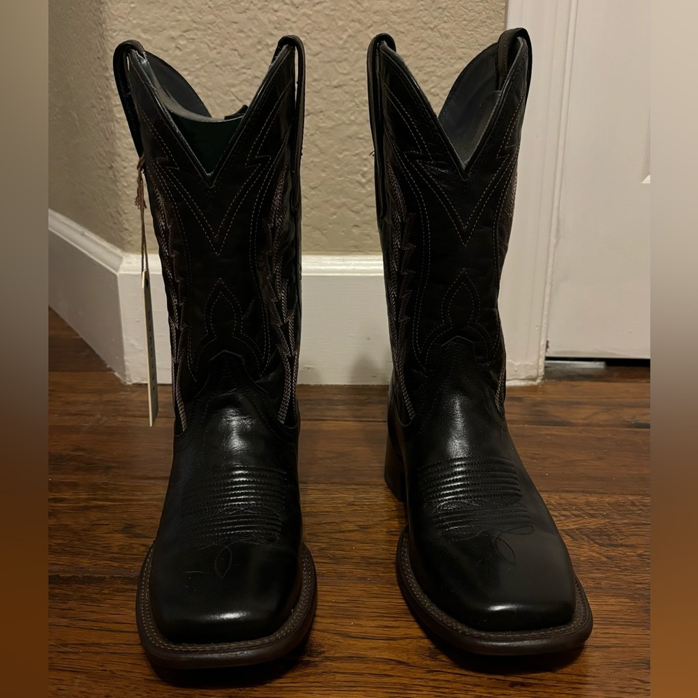 7.5 (Men’s size) Black Tecova Cowboy Boots
